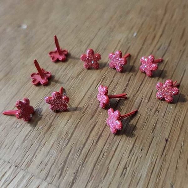 10 Attaches Parisiennes Fleurs paillet&eacute;es dor&eacute; 04- 07 mm