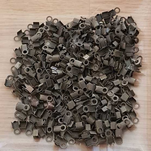 10 Embouts &agrave; coller Serres Cordons 4 x 4 mm N&deg;03