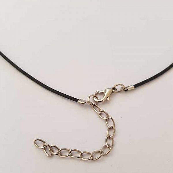 1 halskjede 48 cm rundt pvc 1,5 mm med karabinl&aring;s