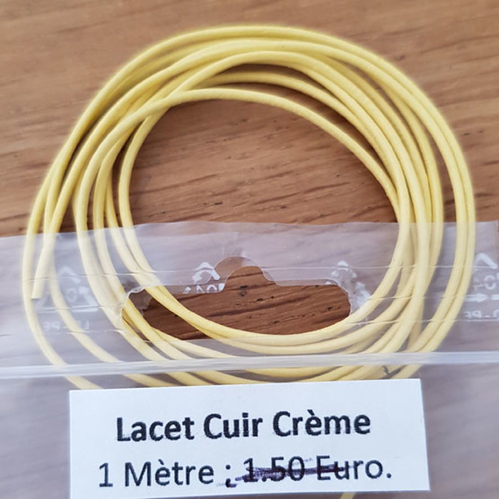 1 meter Glatt skinn rund ledning Cream 1 mm