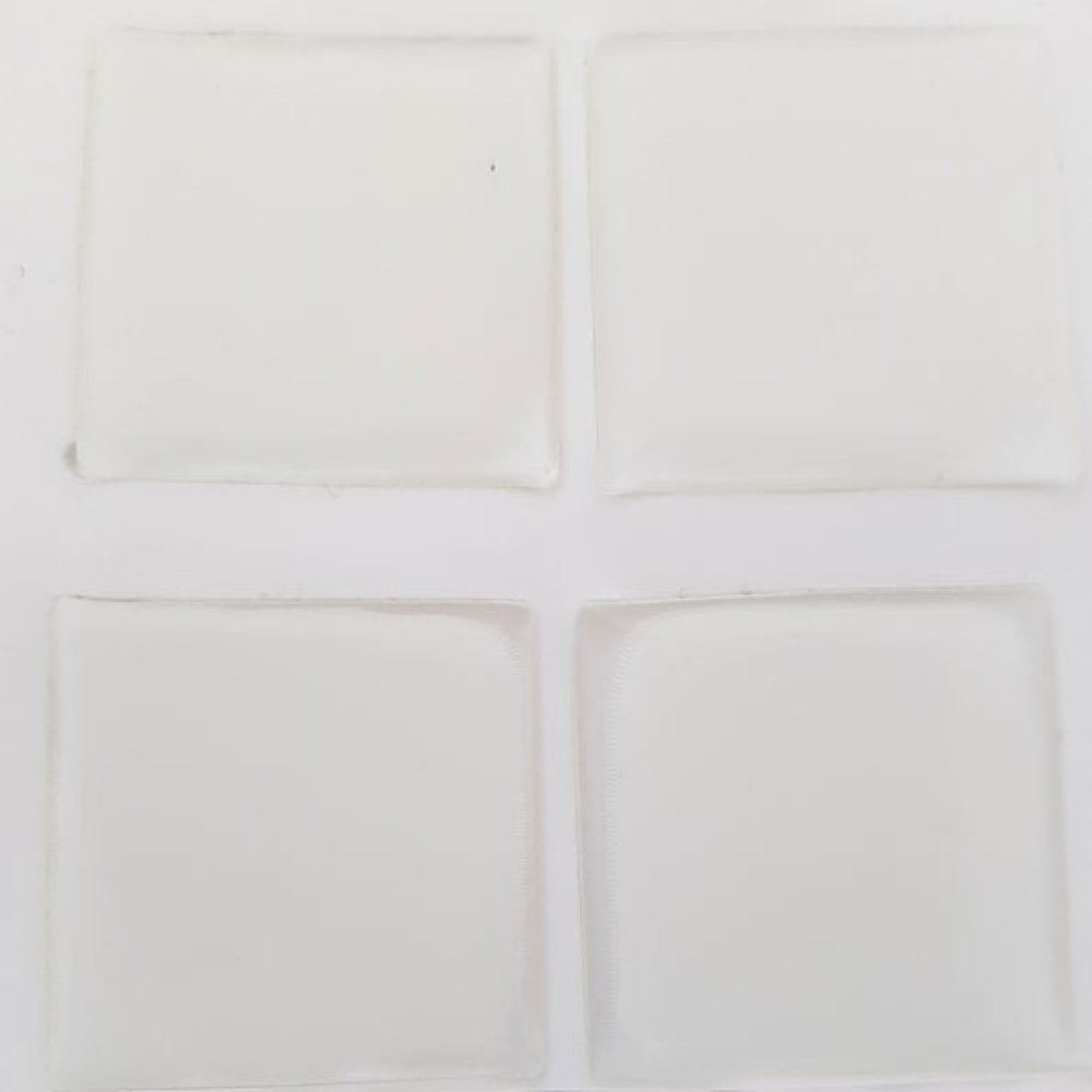 9 Selvklebende Resin Cabochons 20 x 20 mm Transparent