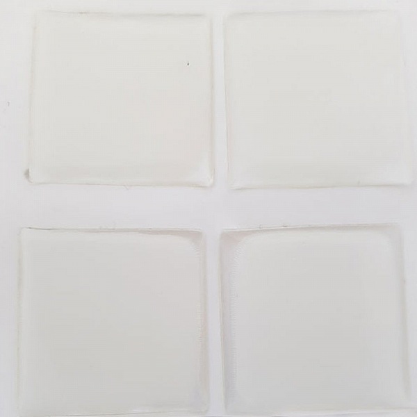 9 Selvklebende Resin Cabochons 20 x 20 mm Transparent