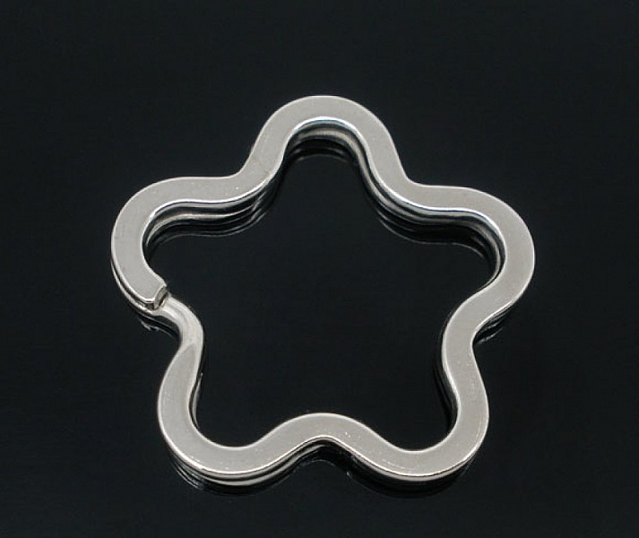 Blomsterformet n&oslash;kkelring 34 x 35 mm