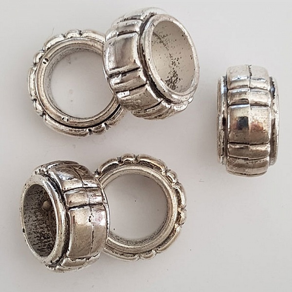 CCB skjerfringer med stort hull nr. 49