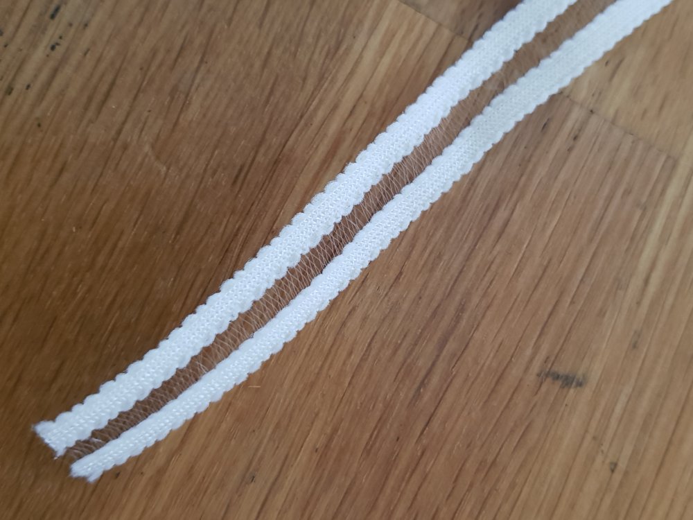 I metermål Fancy hvit elastikk 15 mm 02