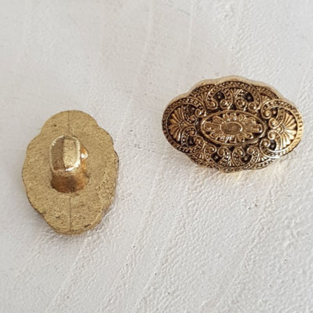 18 mm oval gullknapp nr. 13