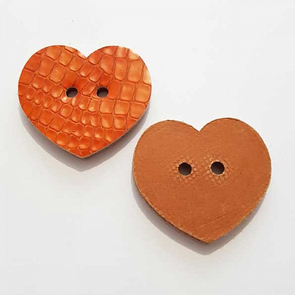 Bouton cuir vintage C&oelig;ur 38 x 44 mm N&deg;13