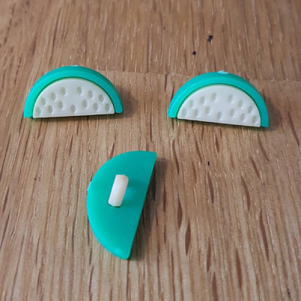 Barnas fancy knapp med vannmelonm&oslash;nster nr. 08 beige