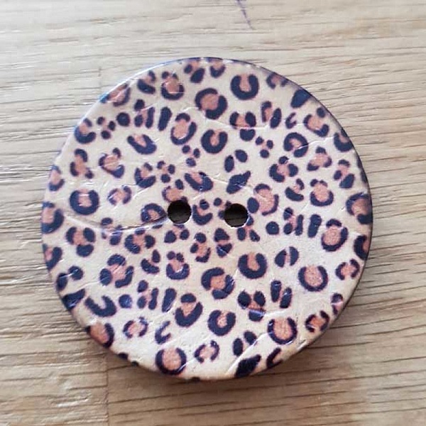 Boutons 40mm &agrave; deux trous ronds en noix de coco N&deg;29