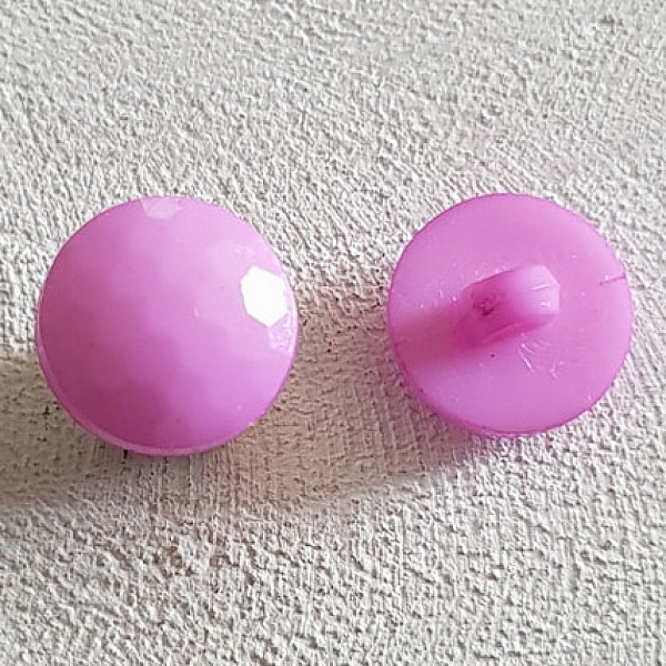 Dekorative knapper for barn og babyer Flatt fasettm&oslash;nster nr. 05-09 Lilla