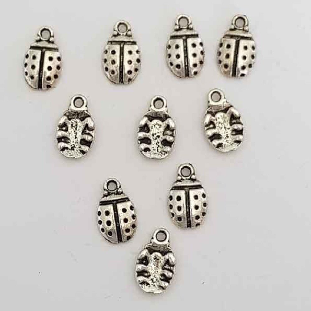 Beetle charm N°01