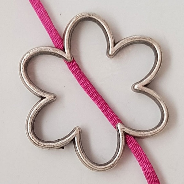 Blomsteranheng Metall N&deg;010 S&oslash;lv