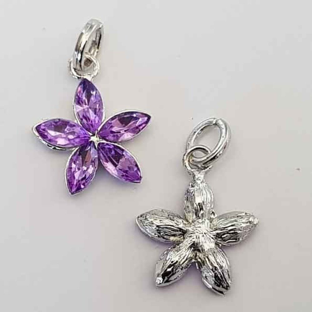 Blomsteramulett nr. 02