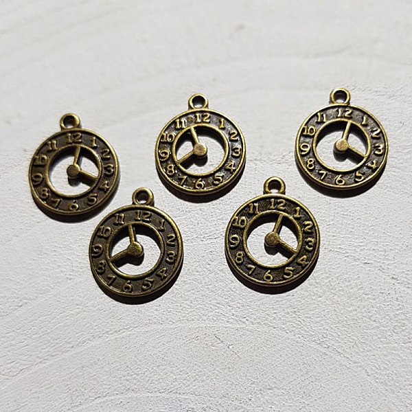 Charm Clockwork N&deg;06