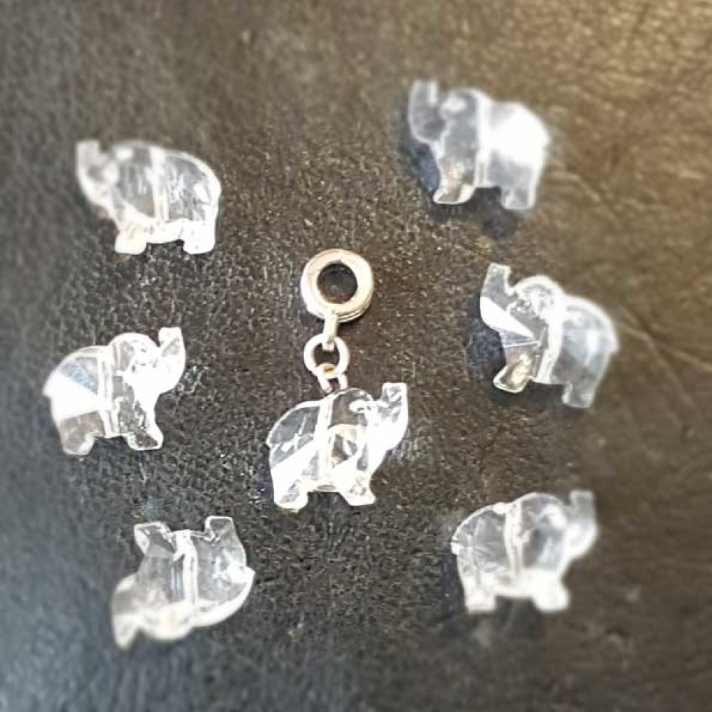 Anheng i fasettert glass elefant N°01-01