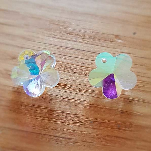 Blomsteranheng i fasettert glass N&deg;04-01