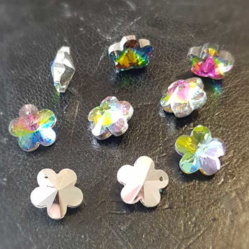 Blomsteranheng laget av fasettert glass N°04-02