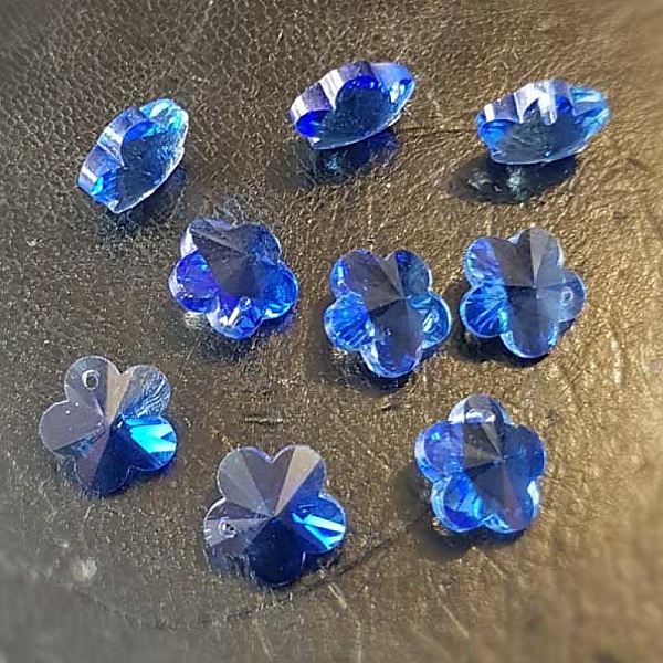 Blomsteranheng laget av fasettert glass N&deg;04-03