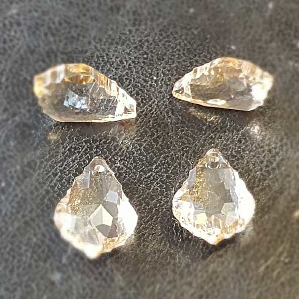 Anheng i fasettert glassdr&aring;pe N&deg;01-01