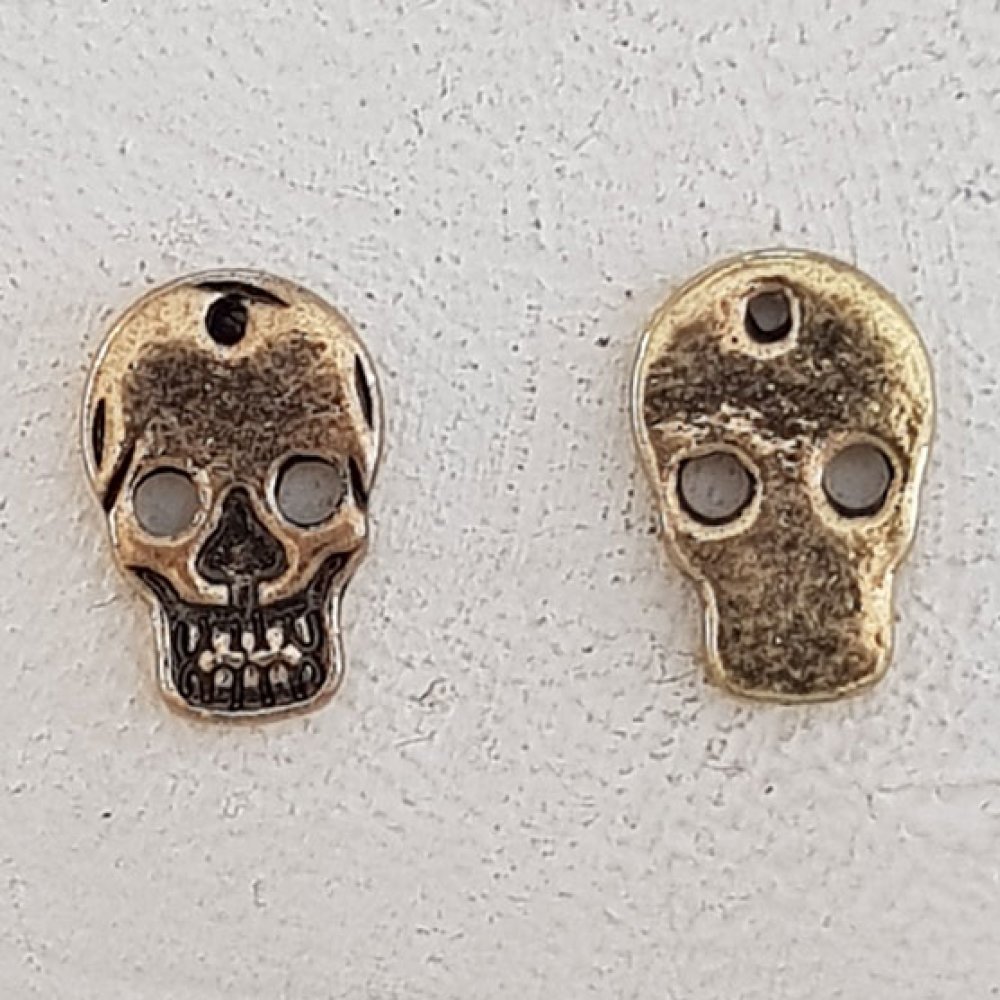 Hodeskalle og korslagte bein amulett nr. 17