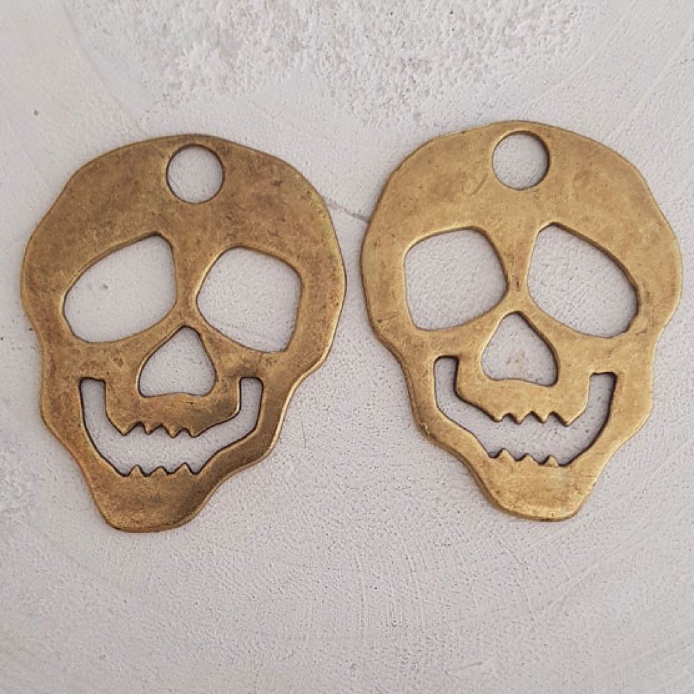 Hodeskalle og korslagte bein amulett nr. 20