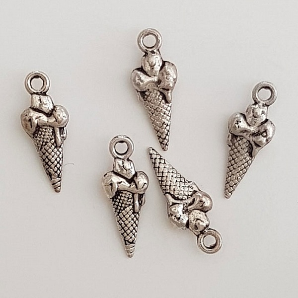 S&oslash;lvbelagt kj&oslash;kken speil sjarm.