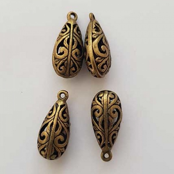 Gjennomsiktig dr&aring;pe amulett N&deg;03-01