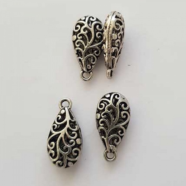 Gjennombrutt dr&aring;pe amulett N&deg;04-01