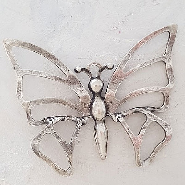 Sommerfugl amulett nr. 16