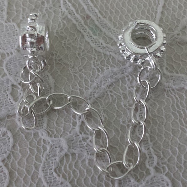 Chaînette de sécurité argentée pour bracelet type charms.