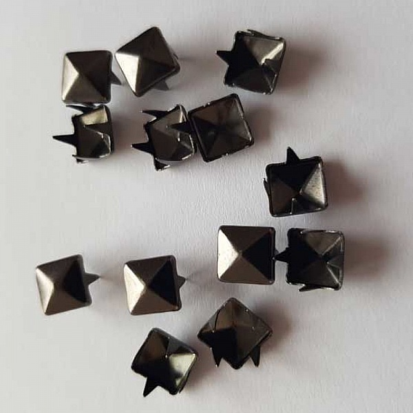 Clous rivet &agrave; griffes Carr&eacute; 07 mm Noir 20 pi&egrave;ces