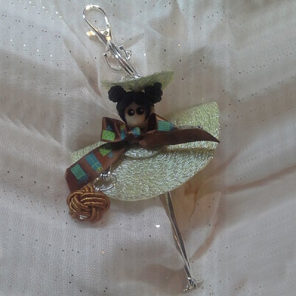 Dukkekropp i metall, bronsefarge, 12,5 cm