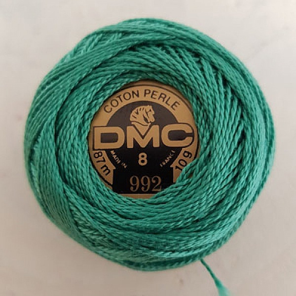 Broderi bomullsperler p&aring; en spole, DMC nr. 8 - 10 g