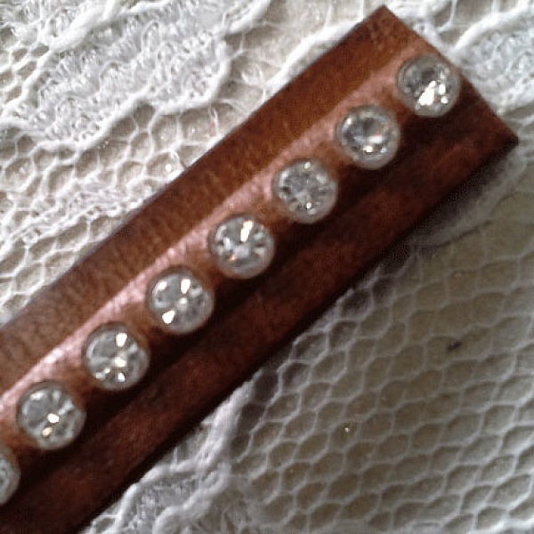 Bruno 10 mm skinn Swarovski strass per 20 cm