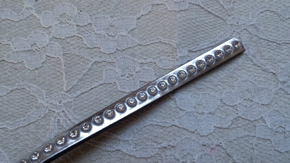 Skinn Sølv Speil 06 mm Swarovski Strass per 20 cm