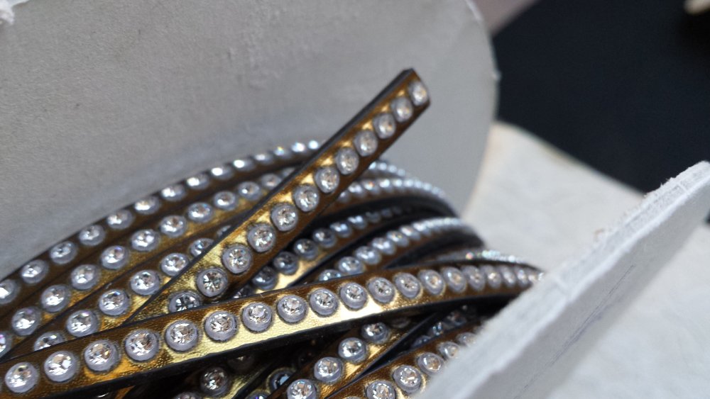 Lær Bronse Speil 06 mm Swarovski Strass per 20 cm
