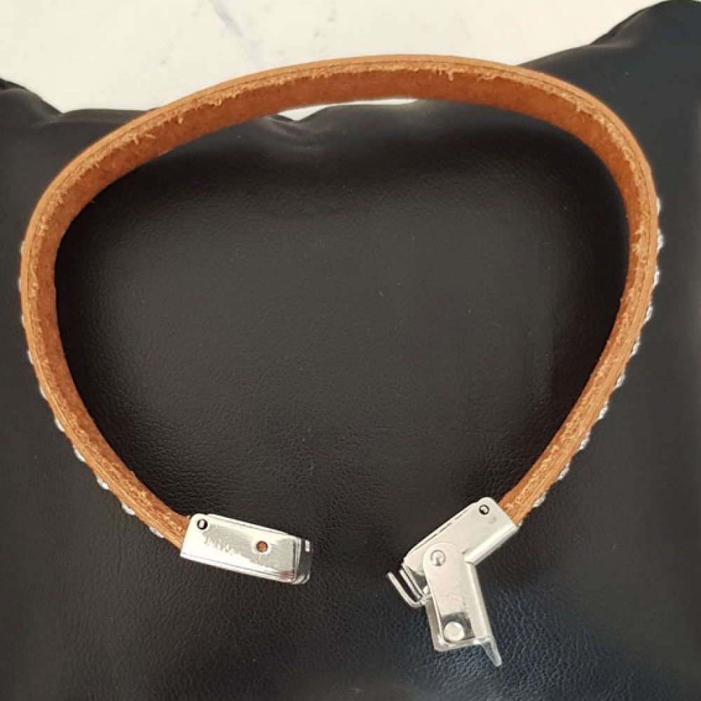Flatt grått kalveskinn 10 mm x 20 cm skinn og kjede