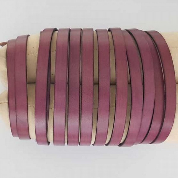 Flatt skinn Plomme 10 mm x 20 cm Glatt