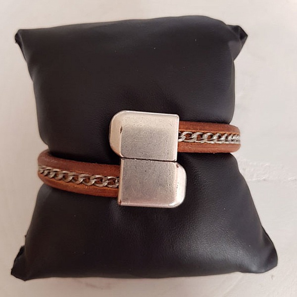 Naturlig Regaliz skinn 10 mm med s&oslash;lvkjede per 20 cm