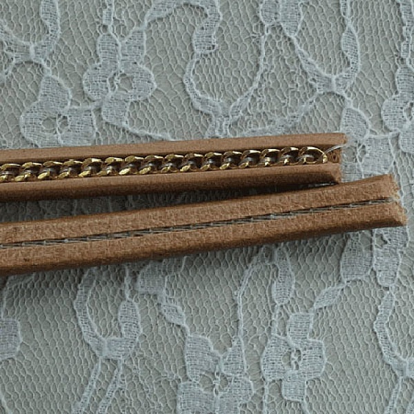 Naturlig Regaliz skinn 10 mm med gullkjede per 20 cm