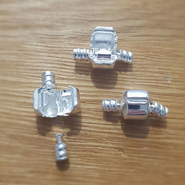 Komplett klipsfeste nr. 03