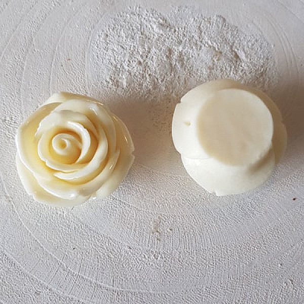 Syntetisk blomst N&deg;03-10 ecru