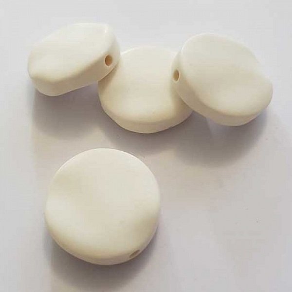 Galet plat r&eacute;sine rond 27 x 8 mm effet cuir Blanc