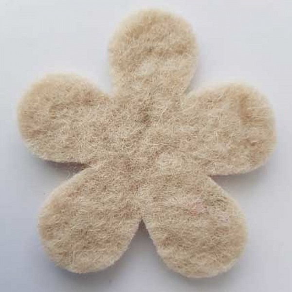 Jolie petite fleur en Laine Bouillie 75 mm N&deg;01