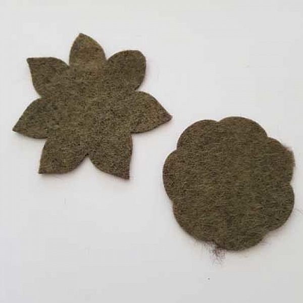 Jolie petite fleur en Feutrine 50 mm et 60 mm N&deg;22-03 x 2 pi&egrave;ces