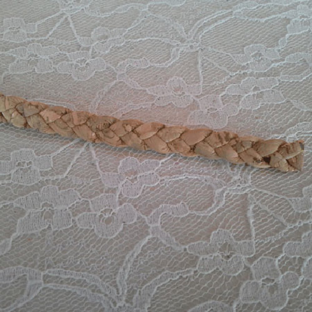 Flat flettet kork 10 mm x 20 cm.