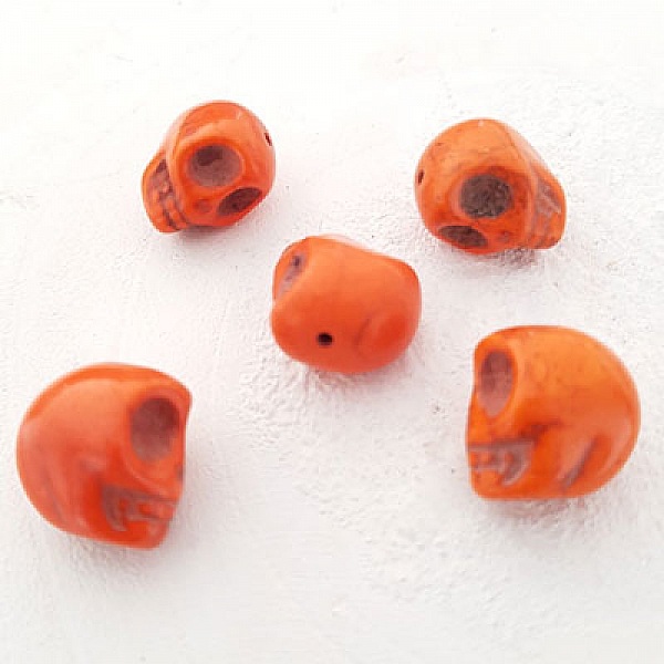 Lot 06 Howlite tonede hodeskaller 18 mm