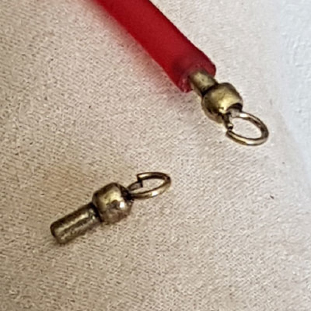 Pakke med 10 hule PVC-snorlåser 5 mm