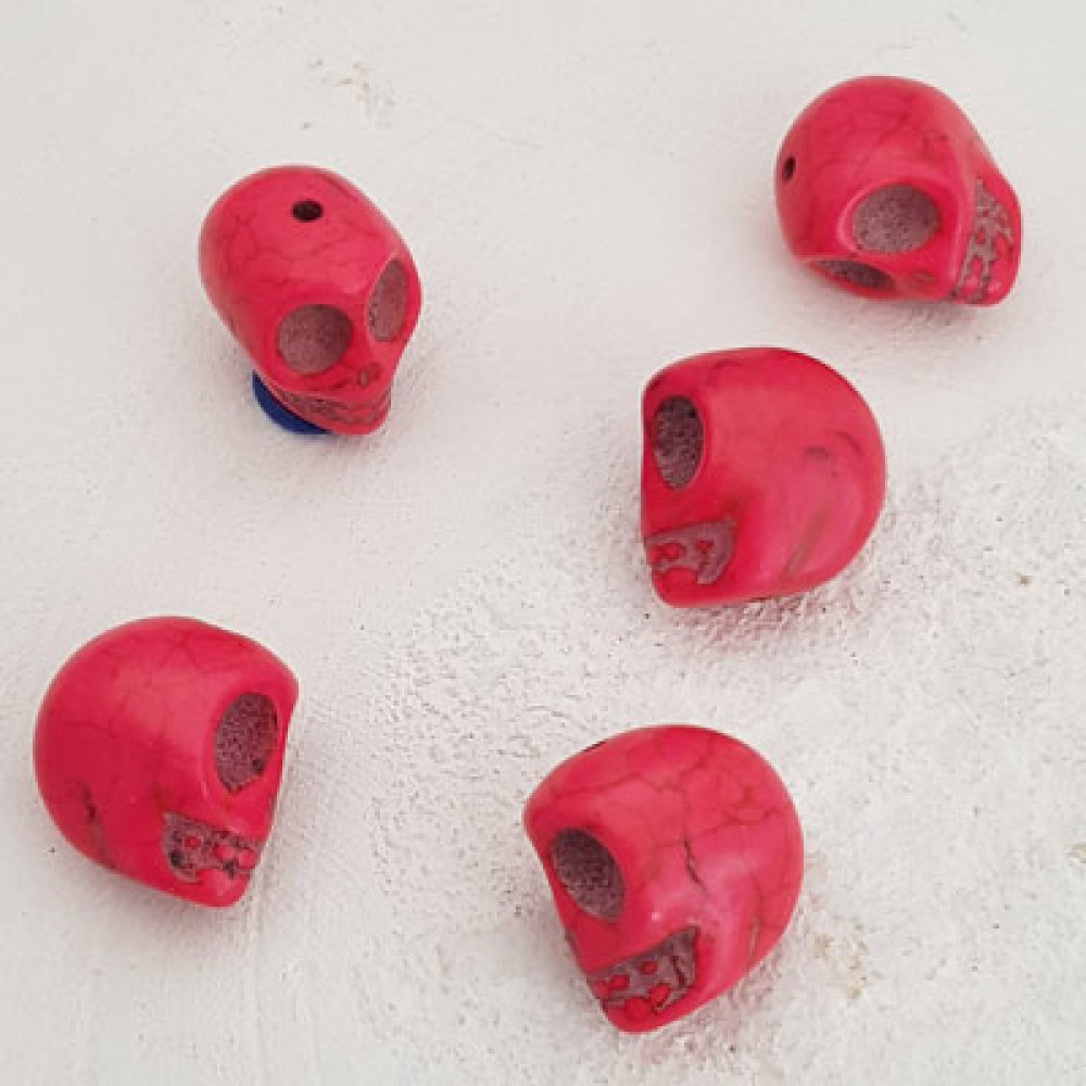 Lot 12 Howlite tonede hodeskaller 18 mm