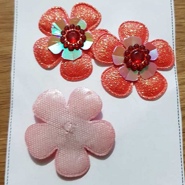 Sett med 3 blomster 5 kronblader Tissus Red